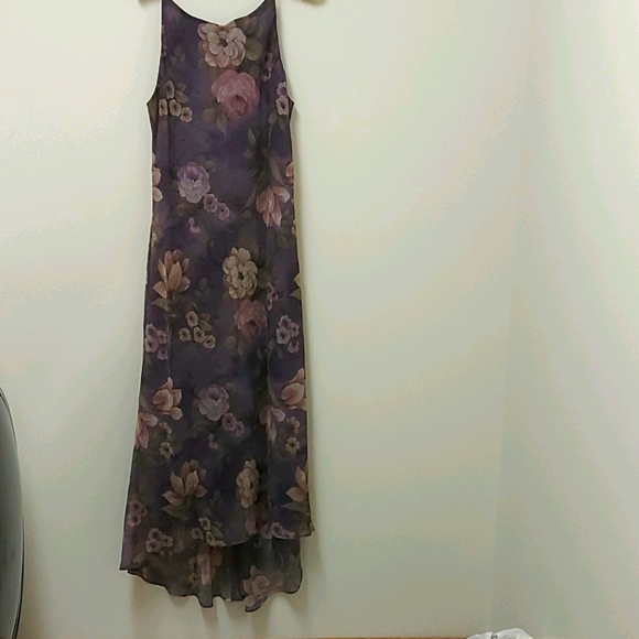 Floral shift dress with asymmetrical hem - Picture 1 of 7
